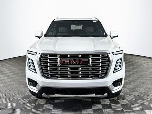 Used 2025 GMC Yukon XL Denali RWD image 2