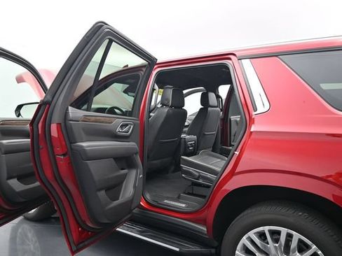 Used 2024 Chevrolet Tahoe Premier AWD/4WD image 18