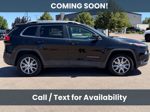 Used 2018 Jeep Cherokee Limited w/ Technology Group AWD/4WD image 4