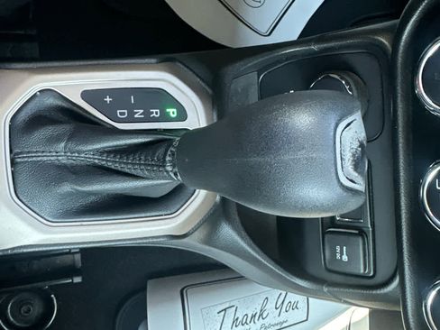 Used 2017 Jeep Renegade Sport w/ Power & Air Group image 24