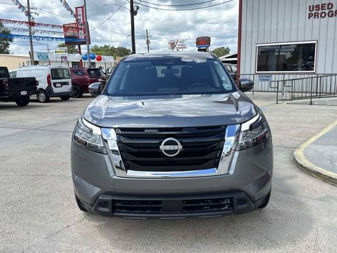 Used 2022 Nissan Pathfinder S FWD image 2