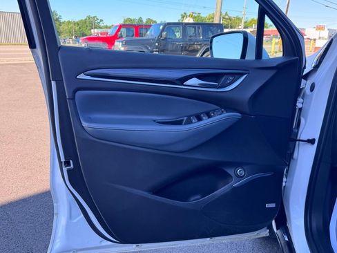 Used 2023 Buick Enclave Essence w/ Experience Buick Package AWD/4WD image 9