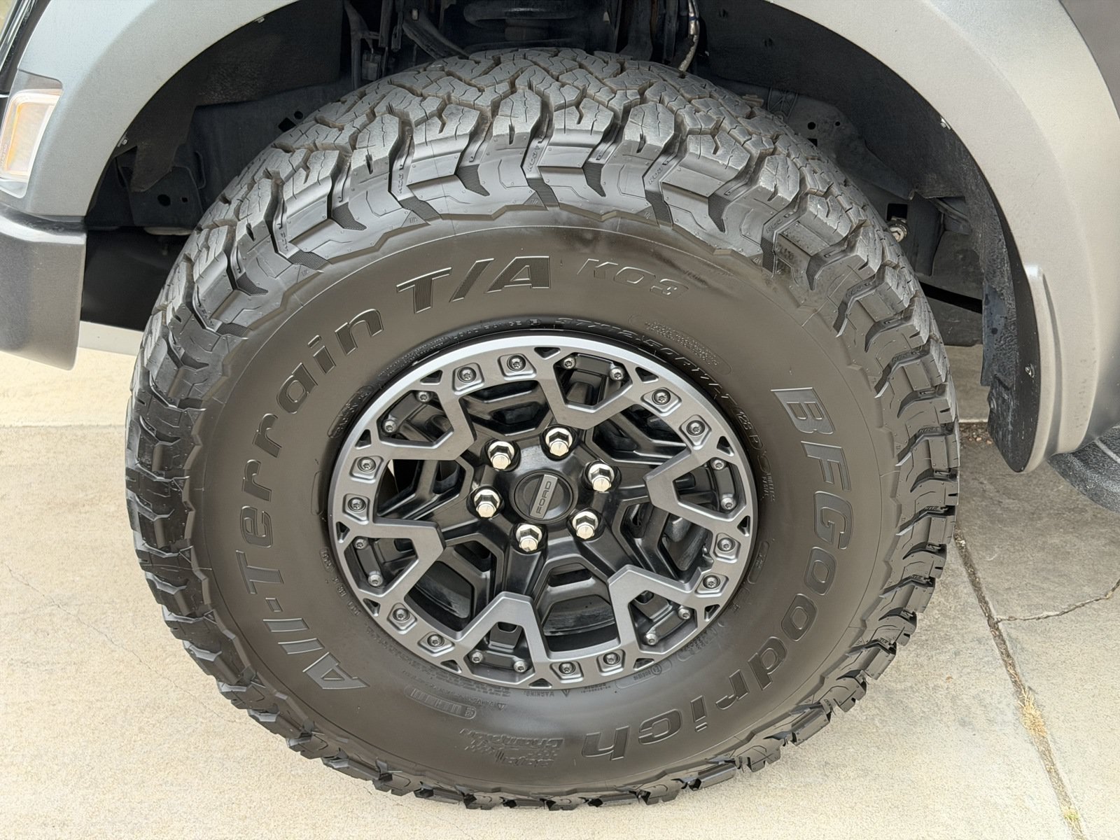 Used 2022 Ford F150 Raptor w/ Equipment Group 801A High AWD/4WD image 13