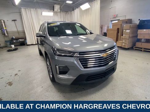 Used 2023 Chevrolet Traverse Premier AWD/4WD image 3