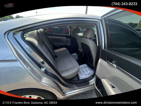 Used 2019 Hyundai Elantra Value Edition FWD image 19