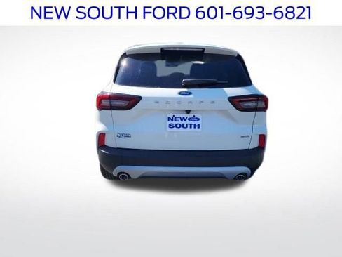 New 2025 Ford Escape SE image 11