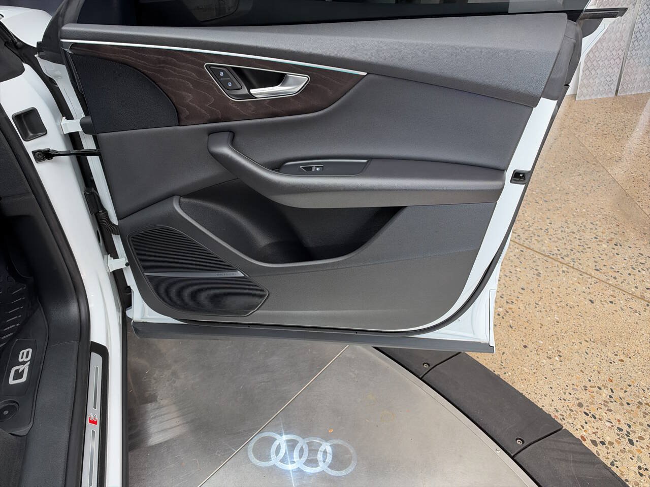 Used 2020 Audi Q8 Premium Plus w/ Premium Plus Package AWD/4WD image 27