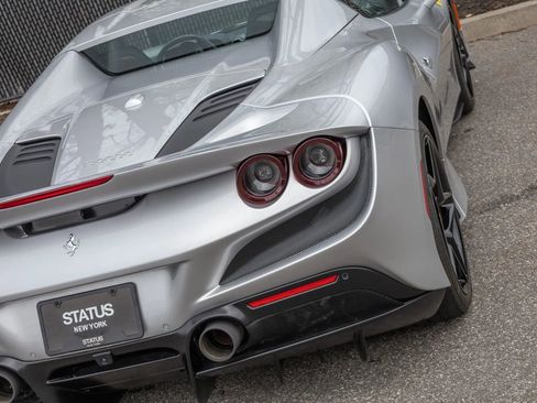 Used 2022 Ferrari F8 Tributo image 48