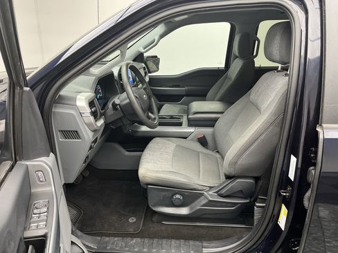 Used 2022 Ford F150 XLT image 3