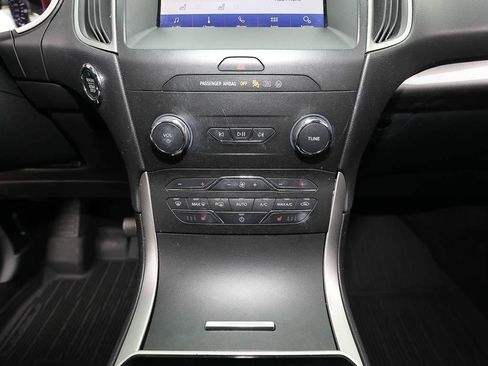 Used 2020 Ford Edge SEL FWD image 18