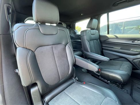 New 2025 Jeep Grand Cherokee L Altitude image 16