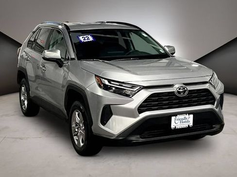 Used 2022 Toyota RAV4 XLE AWD/4WD image 3