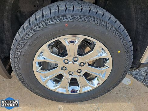 Used 2026 GMC Sierra 1500 SLT AWD/4WD image 3