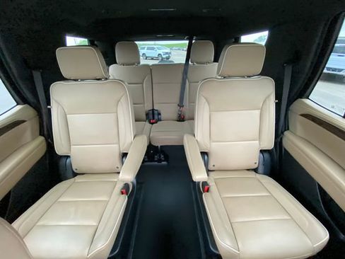 Used 2022 Chevrolet Tahoe Premier AWD/4WD image 13