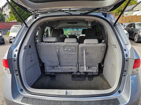 Used 2016 Honda Odyssey SE image 19