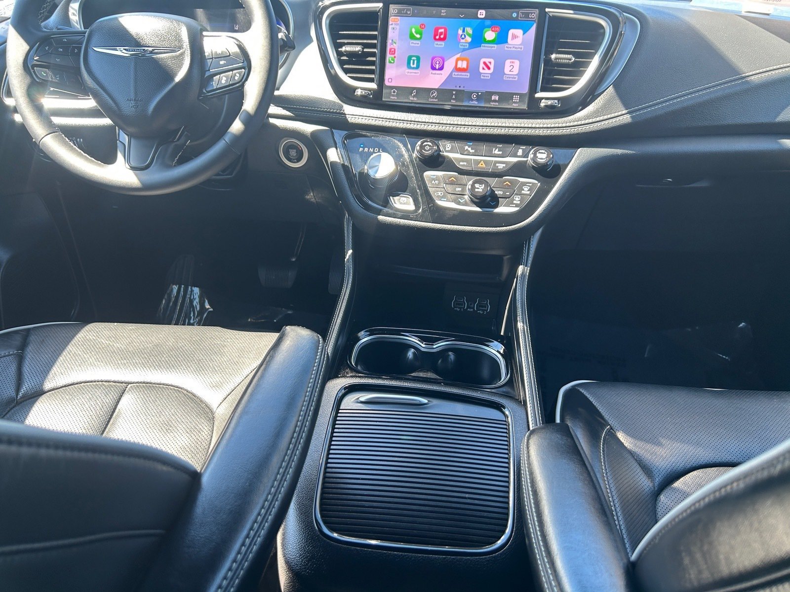 Used 2025 Chrysler Pacifica Limited FWD image 16