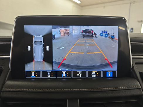 Used 2021 GMC Yukon XL AT4 w/ AT4 Premium Plus Package AWD/4WD image 25