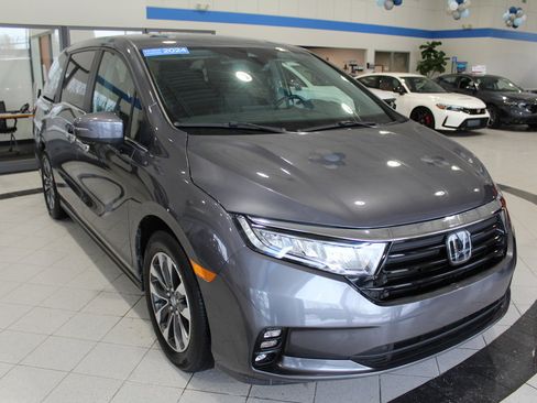 Certified 2024 Honda Odyssey EX-L image 3