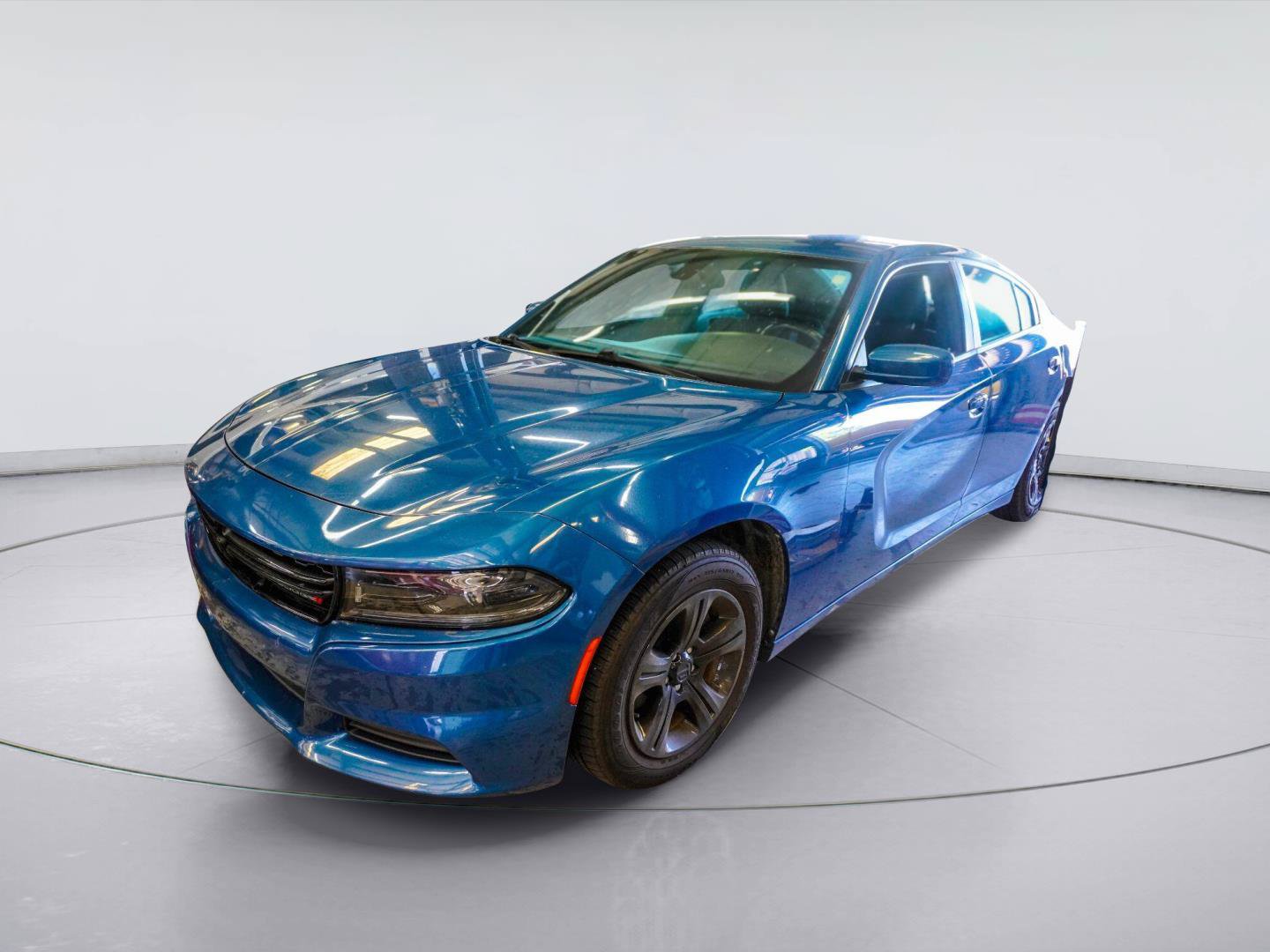 Used 2022 Dodge Charger SXT RWD image 1