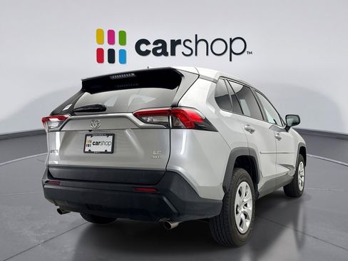 Used 2022 Toyota RAV4 LE image 5