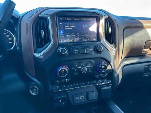 Used 2021 Chevrolet Silverado 2500 High Country w/ Z71 Off-Road Package image 27