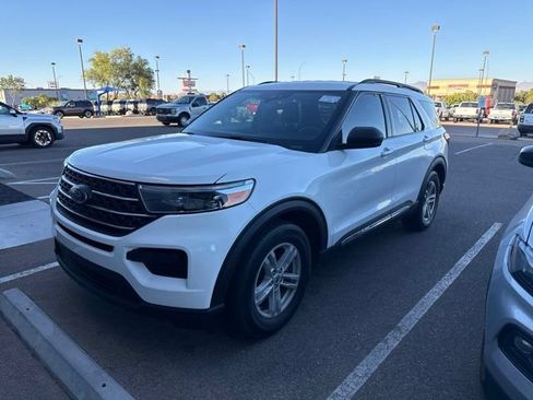 Used 2024 Ford Explorer XLT RWD image 6