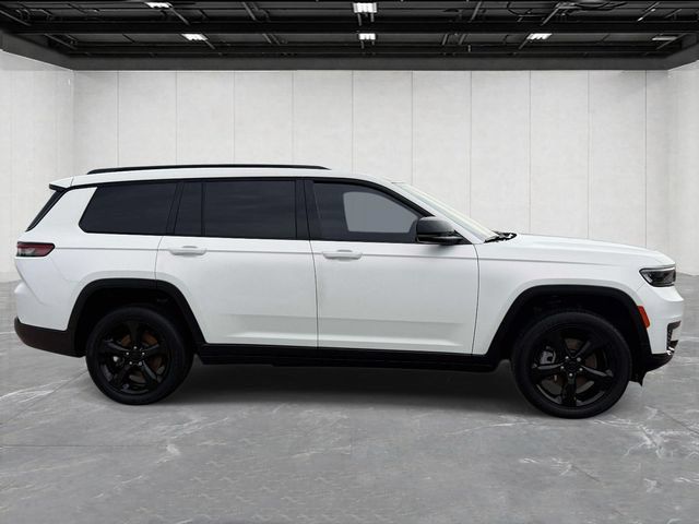 Used 2023 Jeep Grand Cherokee L Laredo AWD/4WD image 4