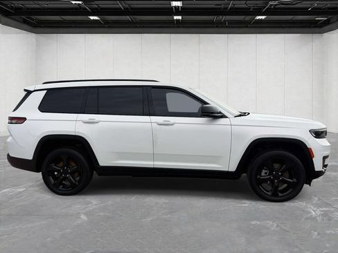 Used 2023 Jeep Grand Cherokee L Laredo AWD/4WD image 4