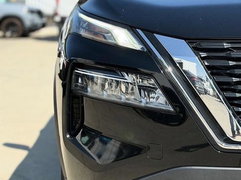 Used 2023 Nissan Rogue SV image 13