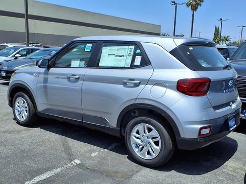 New 2026 Hyundai Venue SE FWD image 5