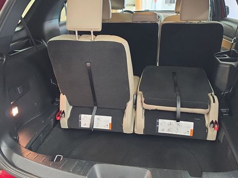 Used 2018 Ford Explorer XLT w/ Equipment Group 202A image 16