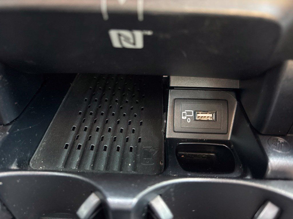Used 2018 Mercedes-Benz E 400 4MATIC Sedan image 34