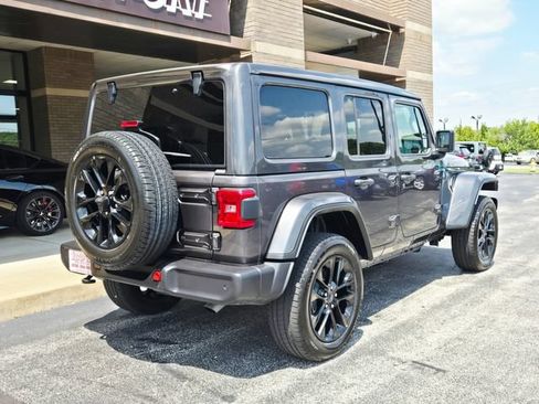 Used 2025 Jeep Wrangler Unlimited Sahara w/ Safety Group AWD/4WD image 6
