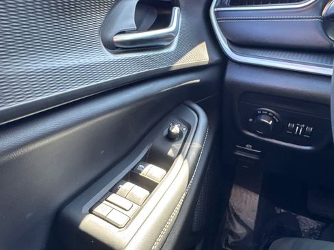 Used 2023 Jeep Grand Cherokee L Laredo image 21