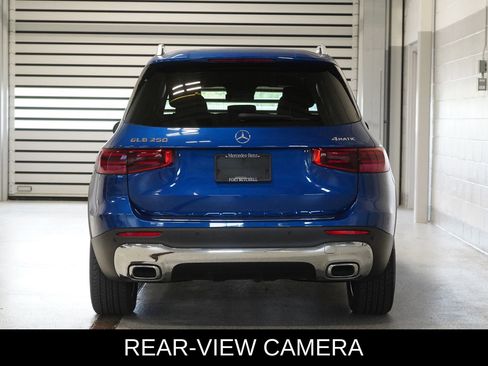 Used 2026 Mercedes-Benz GLB 250 4MATIC image 5