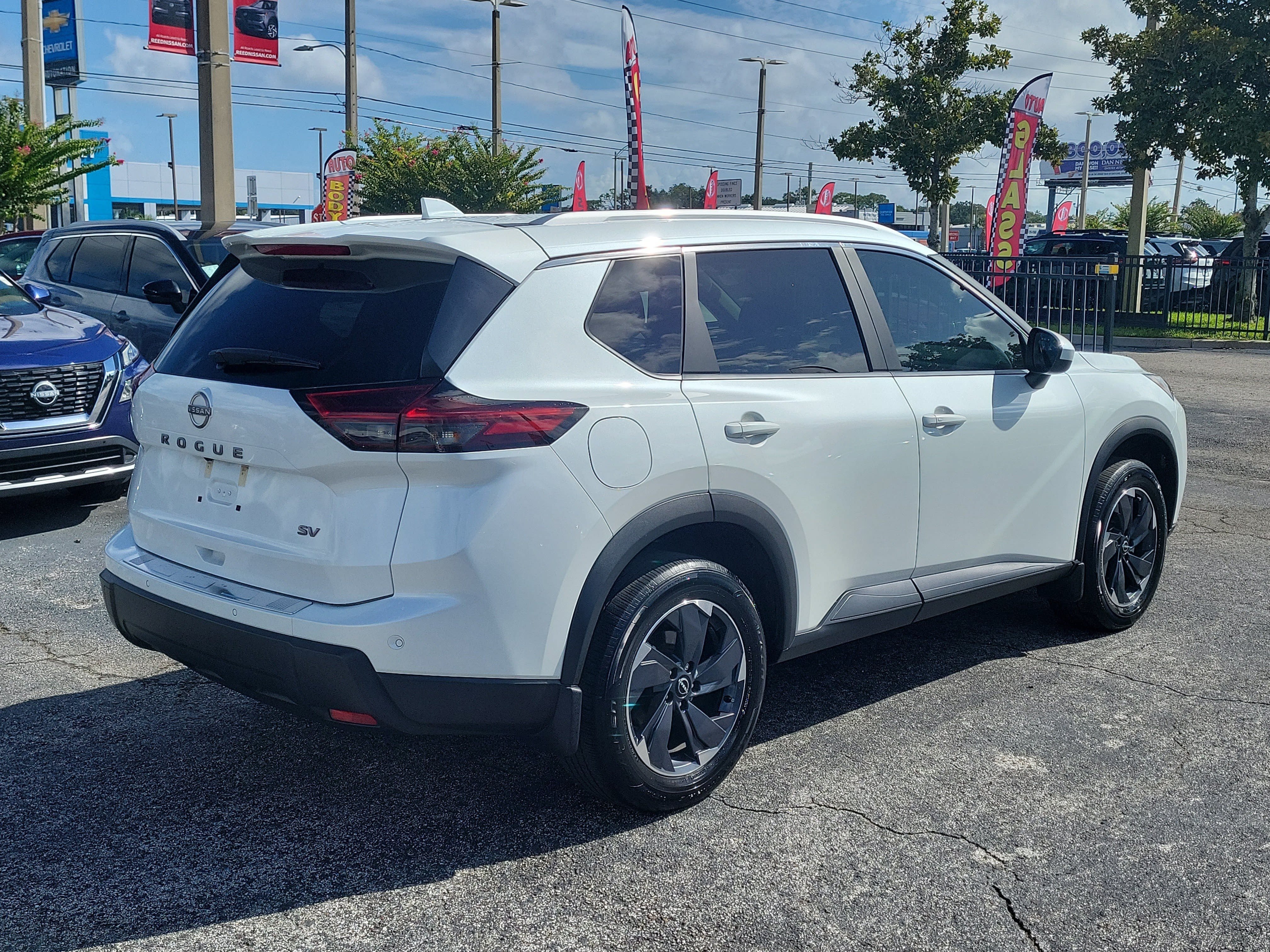 Certified 2024 Nissan Rogue SV w/ SV Premium Package FWD image 4