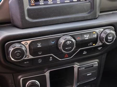 Used 2023 Jeep Gladiator Sport w/ Off Road Group AWD/4WD image 18