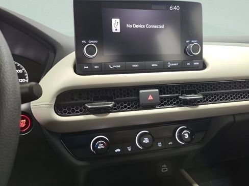 Used 2024 Honda HR-V LX image 29