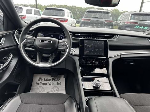 Certified 2023 Jeep Grand Cherokee Altitude AWD/4WD image 11