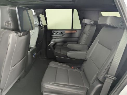 Used 2025 GMC Yukon Denali w/ Denali Reserve Package AWD/4WD image 16
