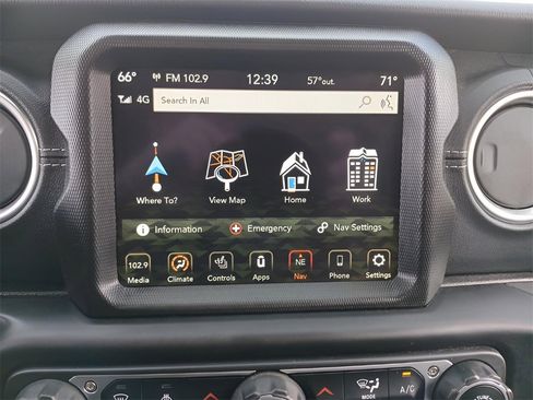 Certified 2022 Jeep Wrangler Unlimited Sahara w/ Cold Weather Group image 17