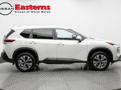 Used 2023 Nissan Rogue SV AWD/4WD image 4