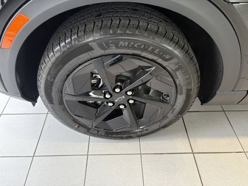 New 2026 Chevrolet Equinox EV LT image 8