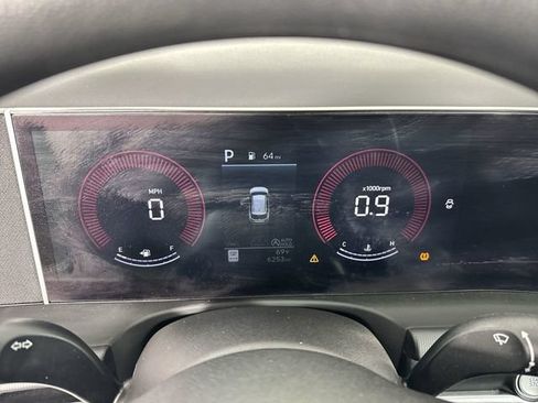 Used 2025 Hyundai Tucson SE AWD/4WD image 16