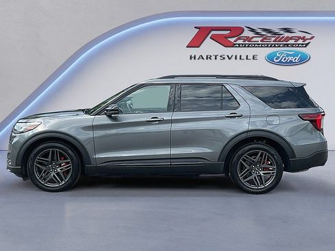 Used 2025 Ford Explorer ST AWD/4WD image 2