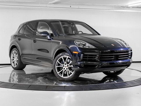 Certified 2023 Porsche Cayenne S Platinum image 9