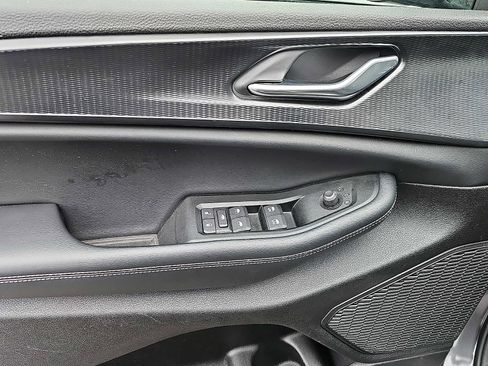 Used 2025 Jeep Grand Cherokee Altitude image 13