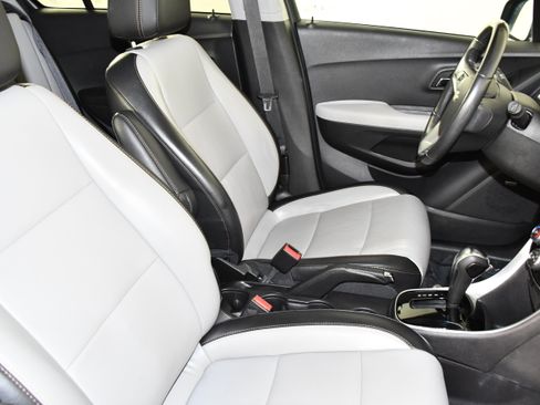 Used 2019 Chevrolet Trax Premier AWD/4WD image 40
