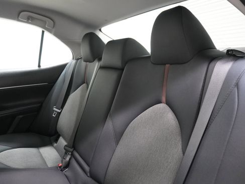 Used 2019 Toyota Camry LE image 13