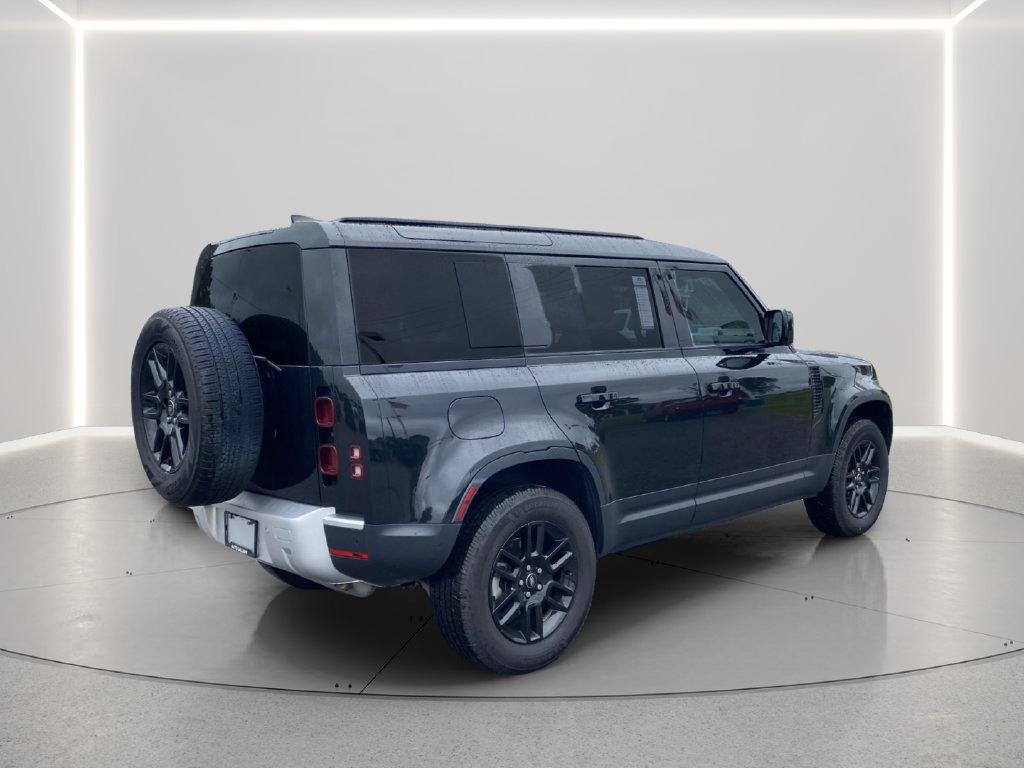 Used 2025 Land Rover Defender 110 S AWD/4WD image 5